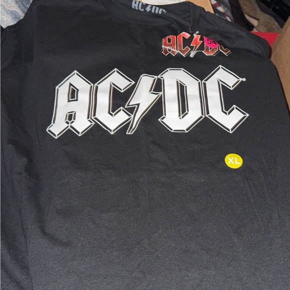 AC/DC | Shirts | Acdc Black Graphic Tshirt | Poshmark